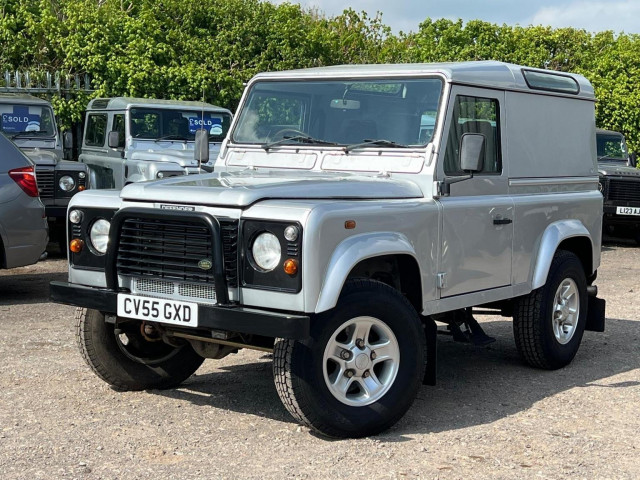 LAND ROVER DEFENDER 90