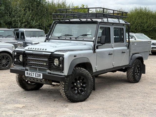 LAND ROVER DEFENDER 130