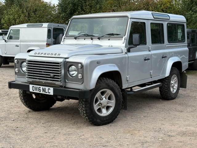 LAND ROVER DEFENDER 110