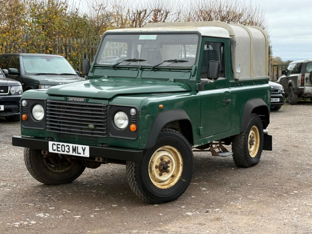LAND ROVER DEFENDER 90