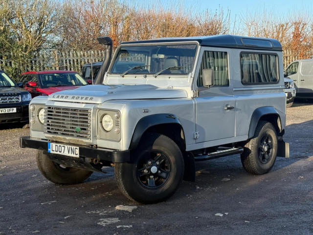 LAND ROVER DEFENDER 90