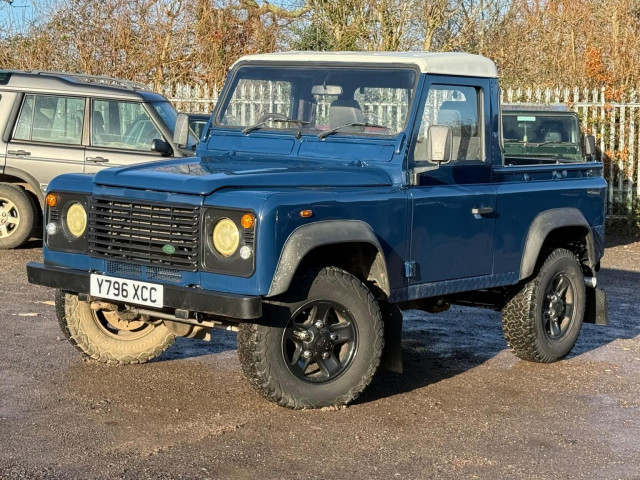 LAND ROVER DEFENDER 90