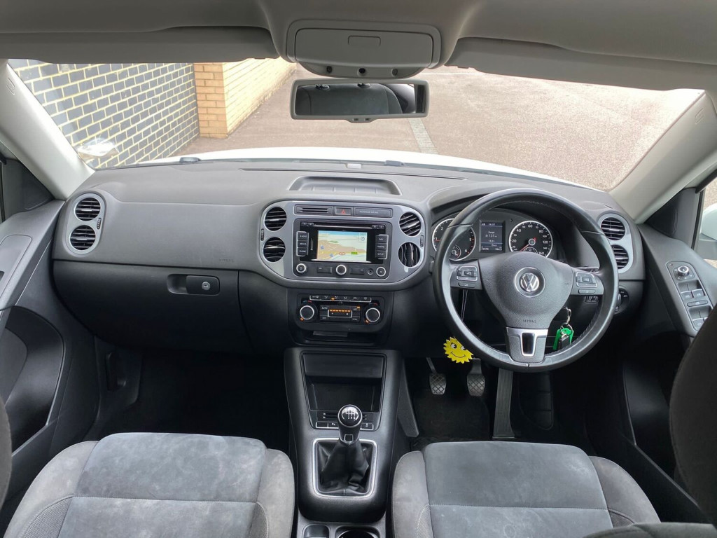 VOLKSWAGEN TIGUAN 2.0 TDI BlueMotion Tech Match 2WD ss 5dr 2014
