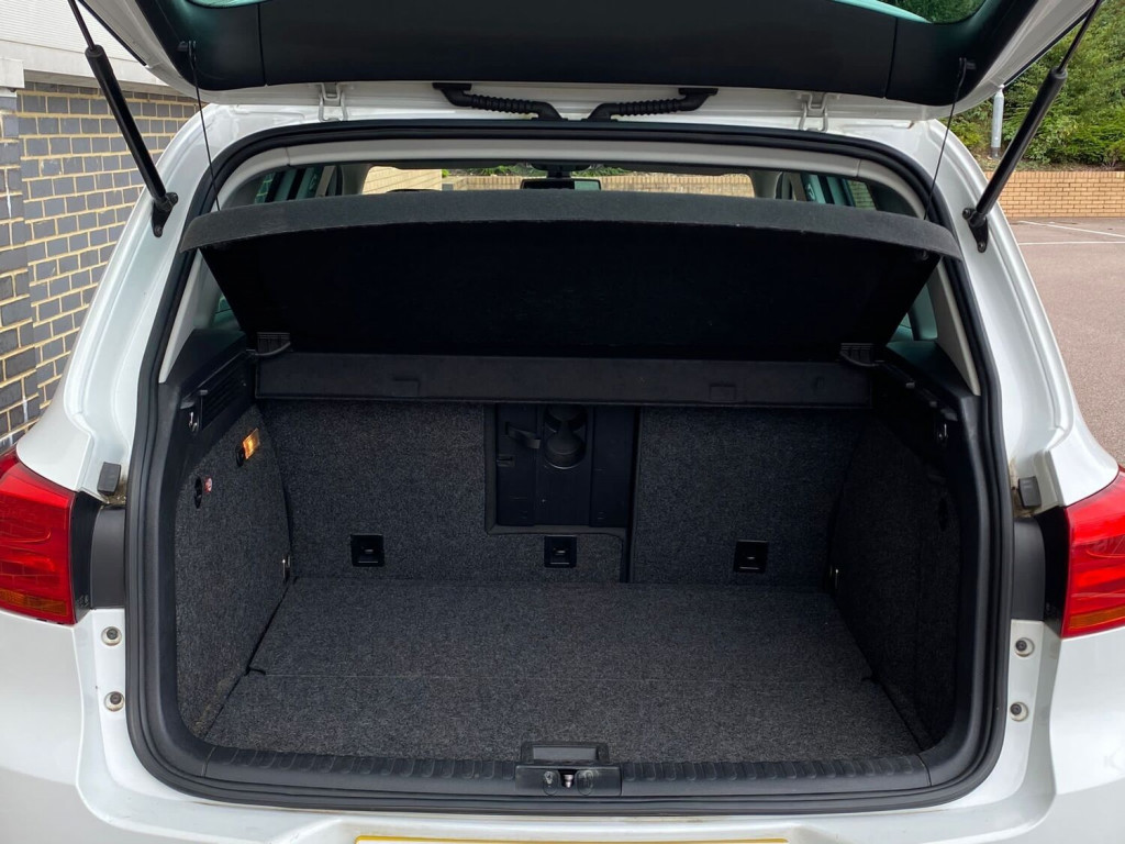 VOLKSWAGEN TIGUAN 2.0 TDI BlueMotion Tech Match 2WD ss 5dr 2014