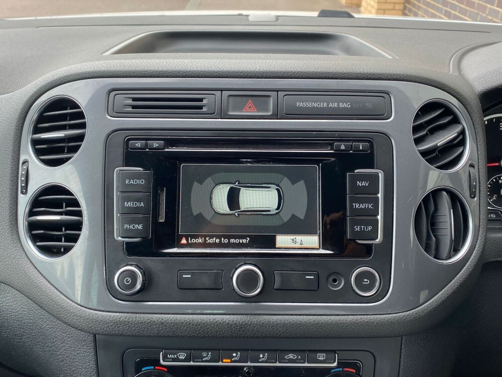 VOLKSWAGEN TIGUAN 2.0 TDI BlueMotion Tech Match 2WD ss 5dr 2014