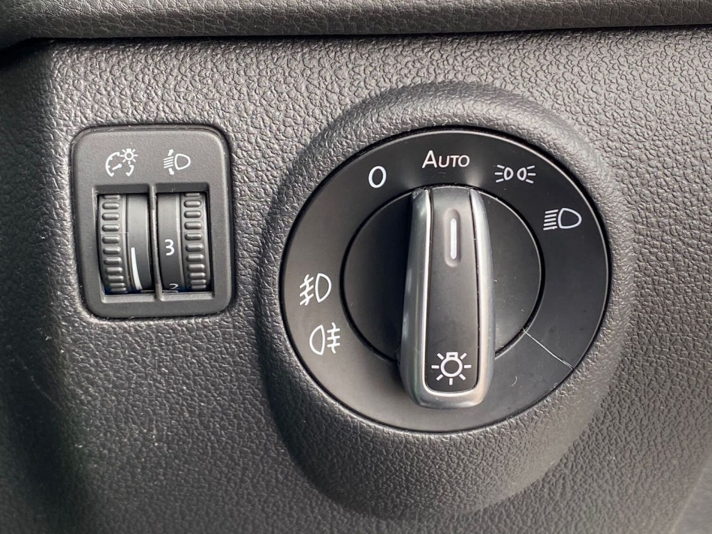 VOLKSWAGEN TIGUAN 2.0 TDI BlueMotion Tech Match 2WD ss 5dr 2014