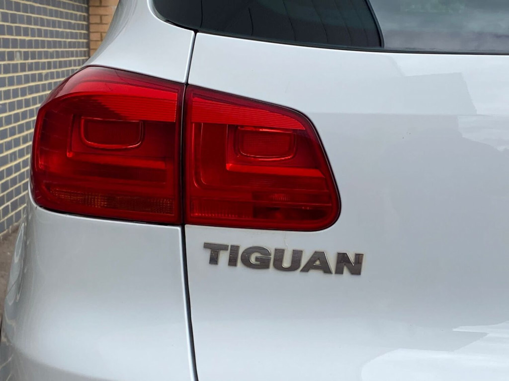 VOLKSWAGEN TIGUAN 2.0 TDI BlueMotion Tech Match 2WD ss 5dr 2014