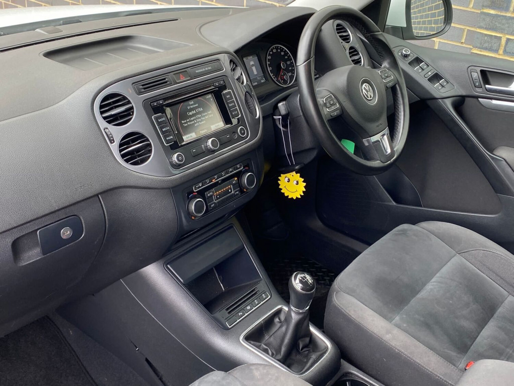 VOLKSWAGEN TIGUAN 2.0 TDI BlueMotion Tech Match 2WD ss 5dr 2014