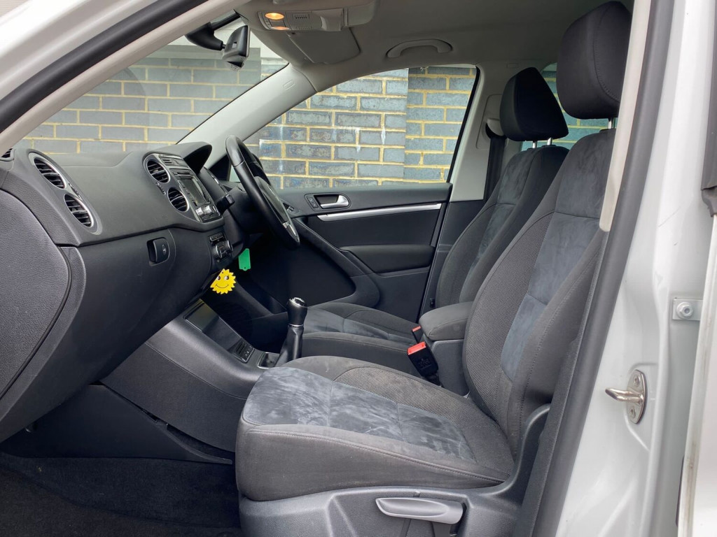 VOLKSWAGEN TIGUAN 2.0 TDI BlueMotion Tech Match 2WD ss 5dr 2014