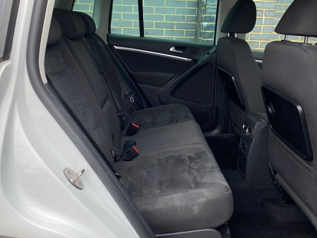 VOLKSWAGEN TIGUAN 2.0 TDI BlueMotion Tech Match 2WD ss 5dr 2014