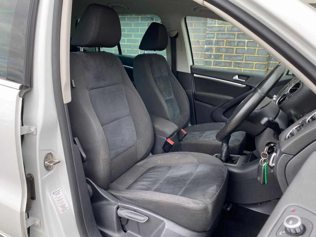 VOLKSWAGEN TIGUAN 2.0 TDI BlueMotion Tech Match 2WD ss 5dr 2014