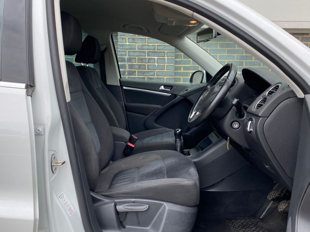 VOLKSWAGEN TIGUAN 2.0 TDI BlueMotion Tech Match 2WD ss 5dr 2014