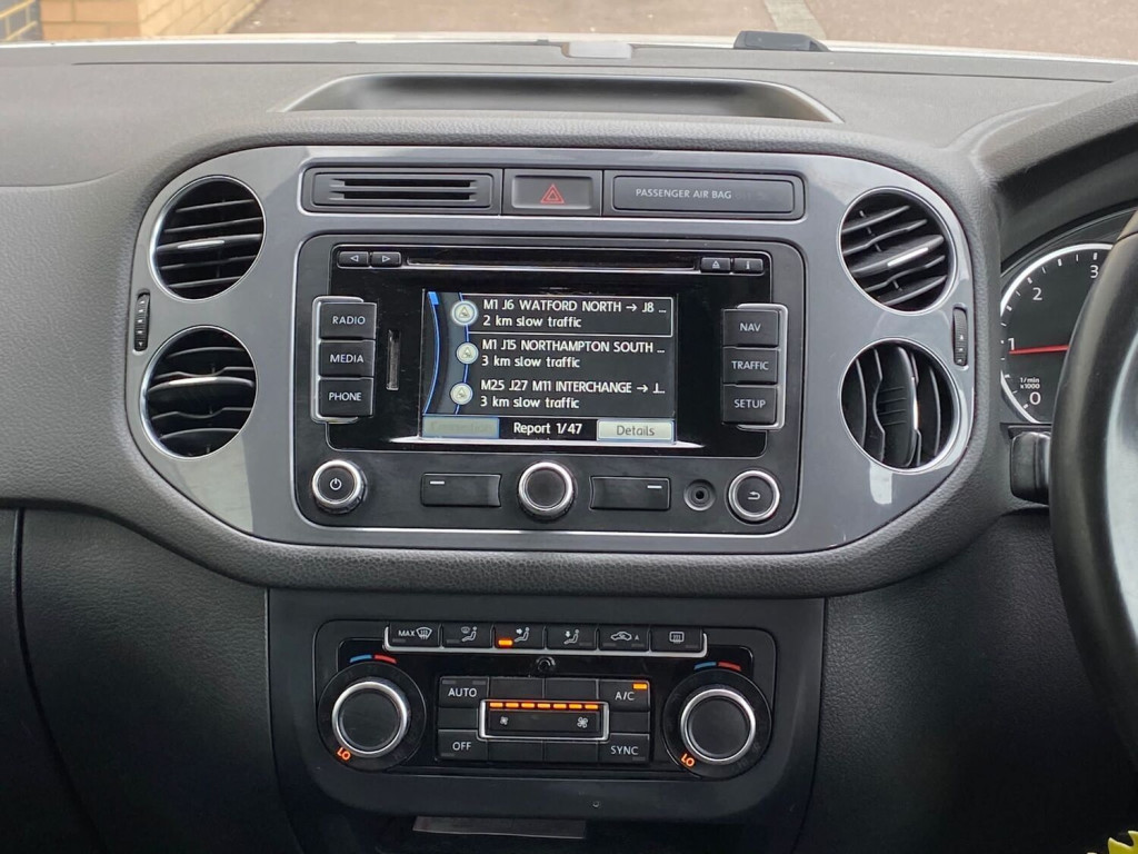 VOLKSWAGEN TIGUAN 2.0 TDI BlueMotion Tech Match 2WD ss 5dr 2014