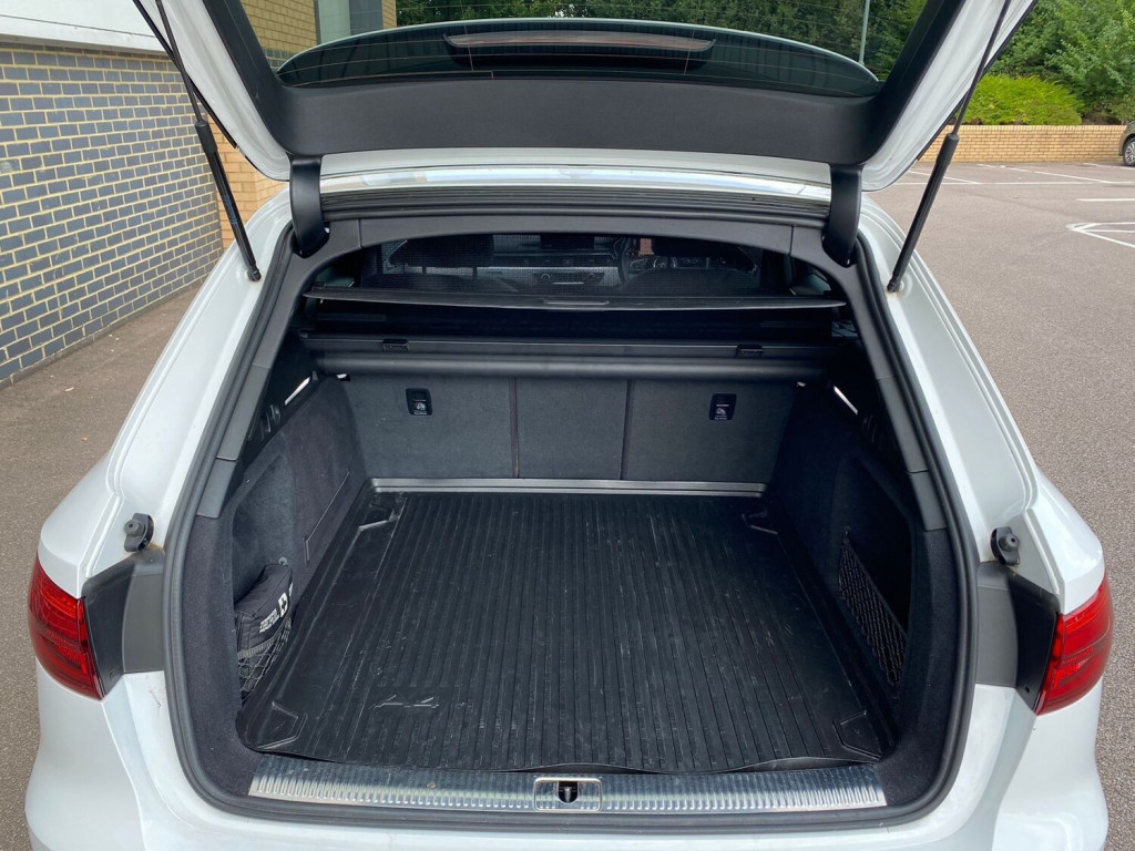 AUDI A4 AVANT 2.0 TDI S line Avant S Tronic quattro ss 5dr 2016