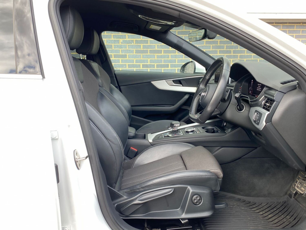 AUDI A4 AVANT 2.0 TDI S line Avant S Tronic quattro ss 5dr 2016