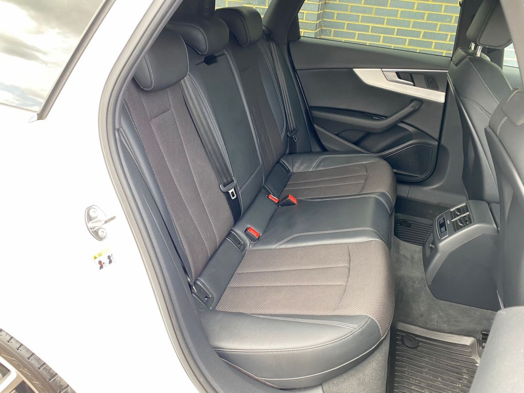 AUDI A4 AVANT 2.0 TDI S line Avant S Tronic quattro ss 5dr 2016