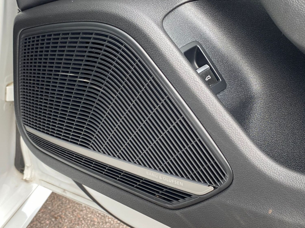 AUDI A4 AVANT 2.0 TDI S line Avant S Tronic quattro ss 5dr 2016