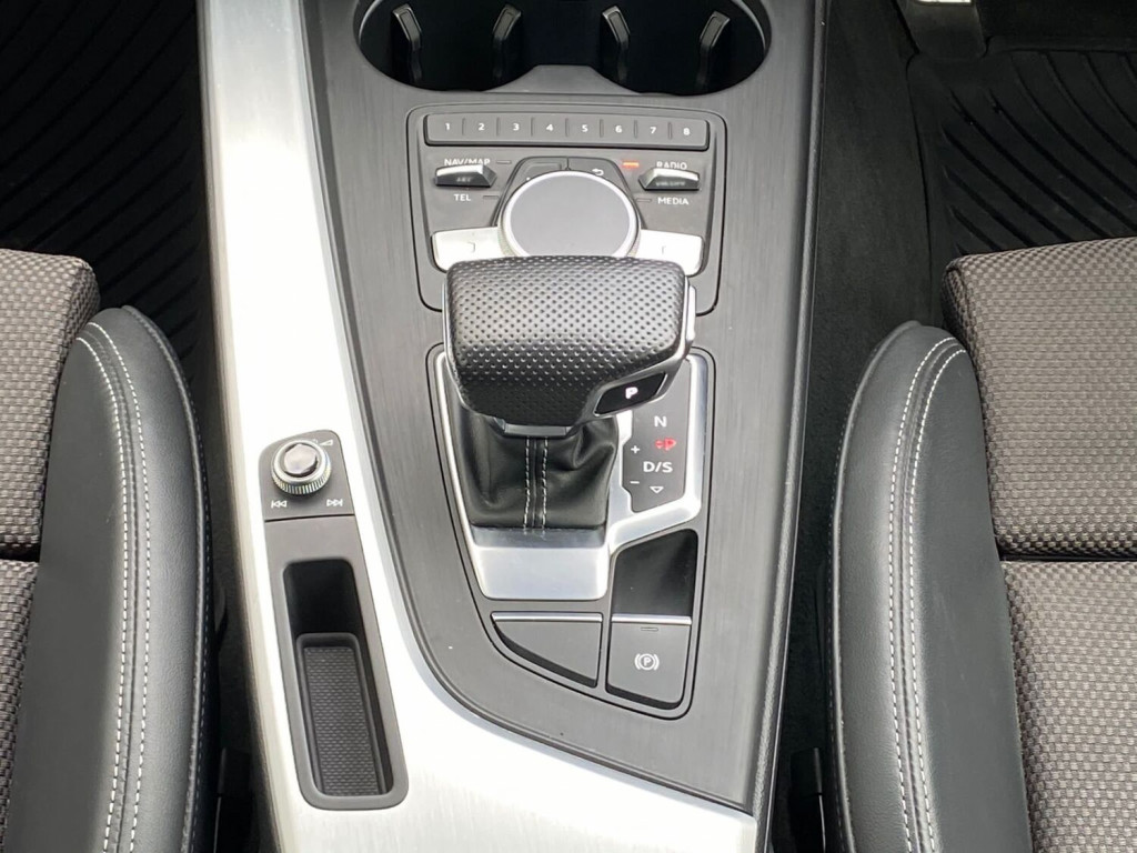 AUDI A4 AVANT 2.0 TDI S line Avant S Tronic quattro ss 5dr 2016