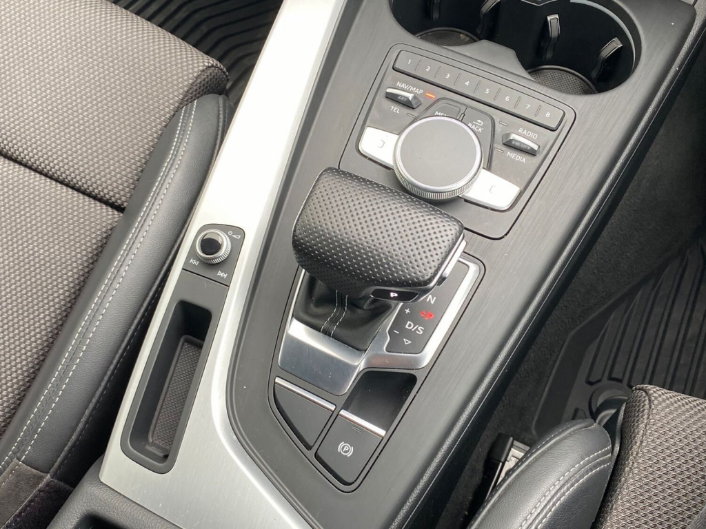 AUDI A4 AVANT 2.0 TDI S line Avant S Tronic quattro ss 5dr 2016