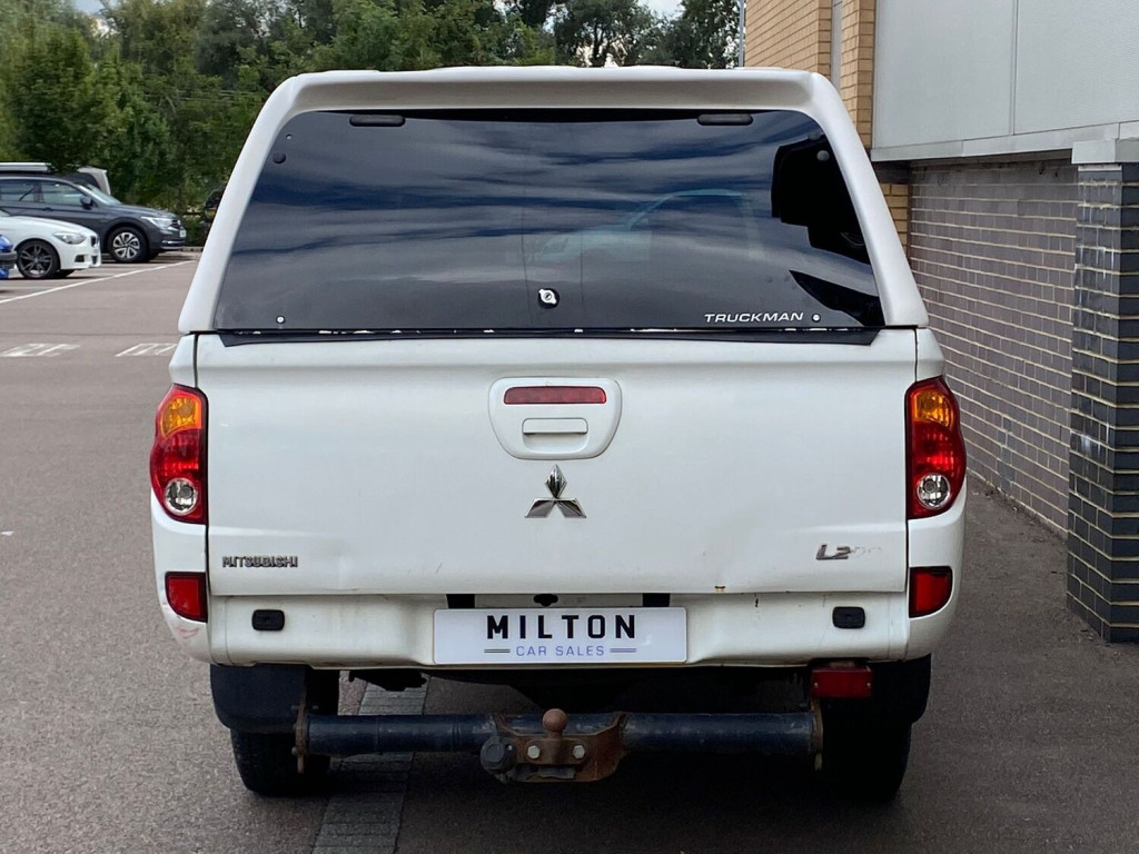 MITSUBISHI L200 2.5 DI-D CR 4Work Double Cab 4WD 4dr EU5 2013