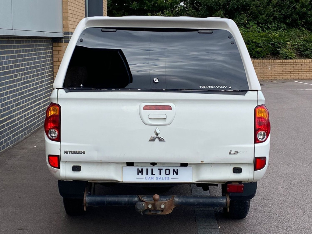 MITSUBISHI L200 2.5 DI-D CR 4Work Double Cab 4WD 4dr EU5 2013