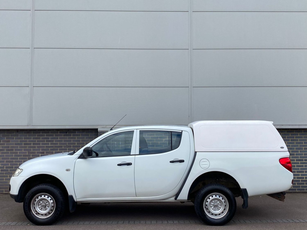 MITSUBISHI L200 2.5 DI-D CR 4Work Double Cab 4WD 4dr EU5 2013