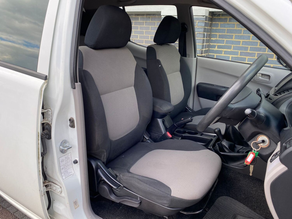 MITSUBISHI L200 2.5 DI-D CR 4Work Double Cab 4WD 4dr EU5 2013