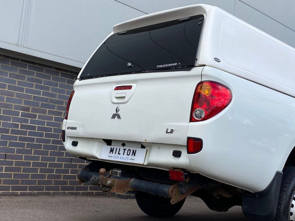 MITSUBISHI L200 2.5 DI-D CR 4Work Double Cab 4WD 4dr EU5 2013