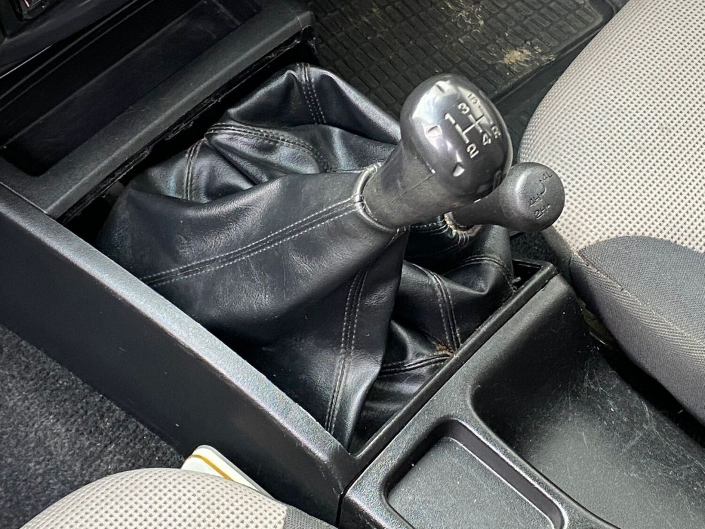 MITSUBISHI L200 2.5 DI-D CR 4Work Double Cab 4WD 4dr EU5 2013