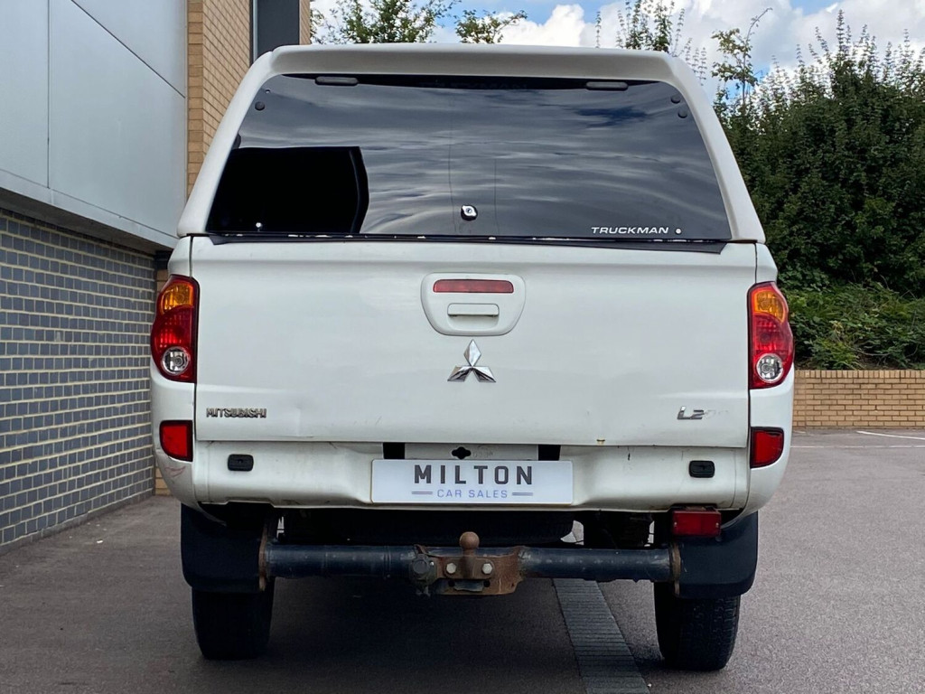 MITSUBISHI L200 2.5 DI-D CR 4Work Double Cab 4WD 4dr EU5 2013