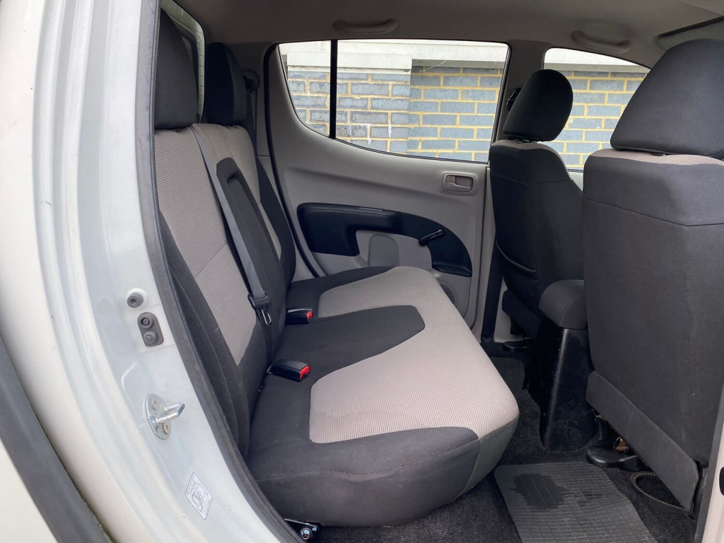 MITSUBISHI L200 2.5 DI-D CR 4Work Double Cab 4WD 4dr EU5 2013