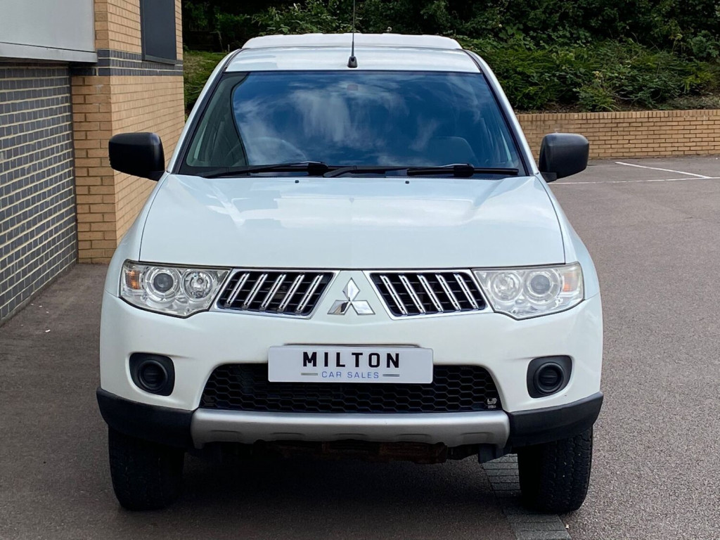 MITSUBISHI L200 2.5 DI-D CR 4Work Double Cab 4WD 4dr EU5 2013