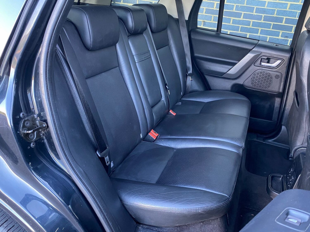 LAND ROVER FREELANDER 2 2.2 TD4 HSE 4WD 5dr 2006