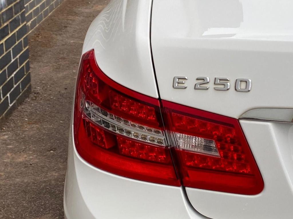 MERCEDES-BENZ E CLASS 2.1 E250 CDI BlueEFFICIENCY Sport G-Tronic 2dr 2013