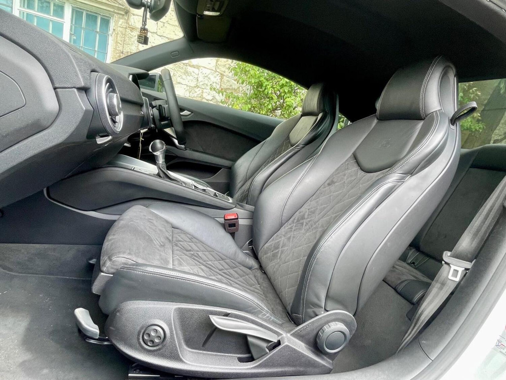 AUDI TT