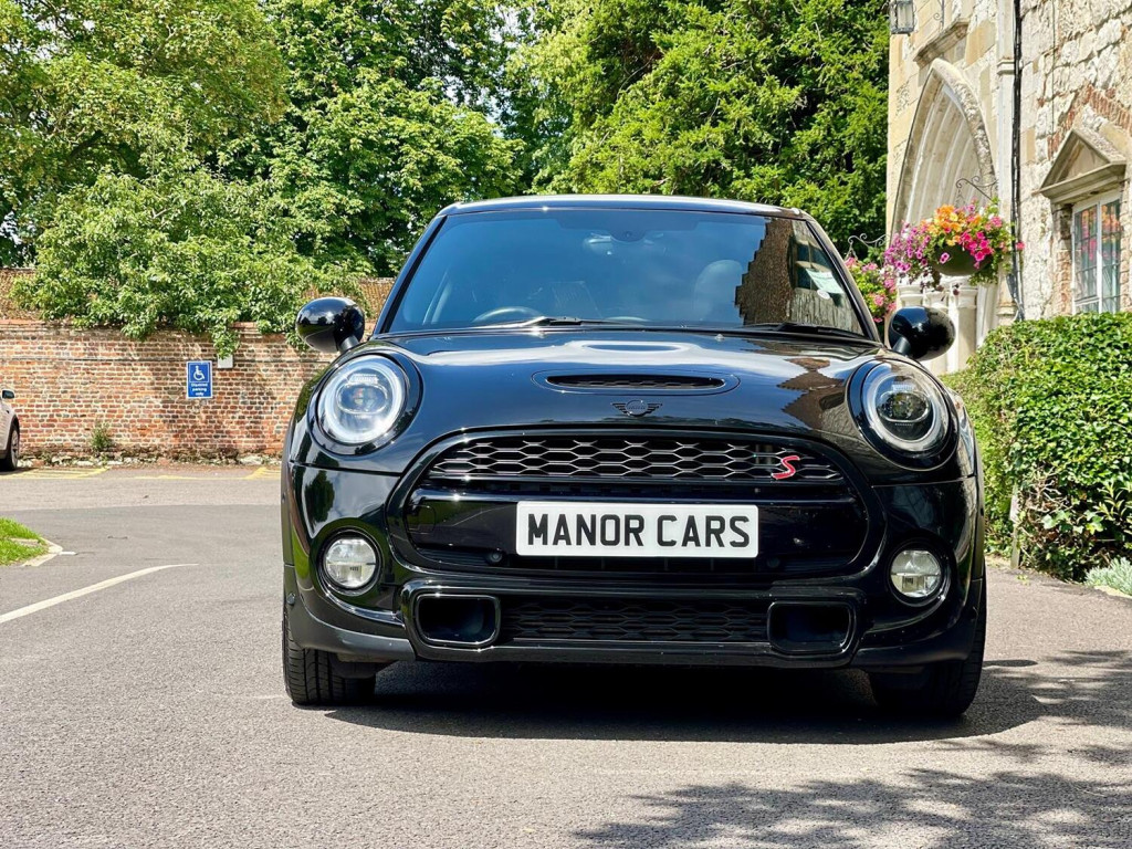 View MINI HATCH 2019 19 MINI COOPER S EXCLUSIVE 2.0 AUTO 5dr Hatchback Petrol  ** JCW STYLING PACK ** 