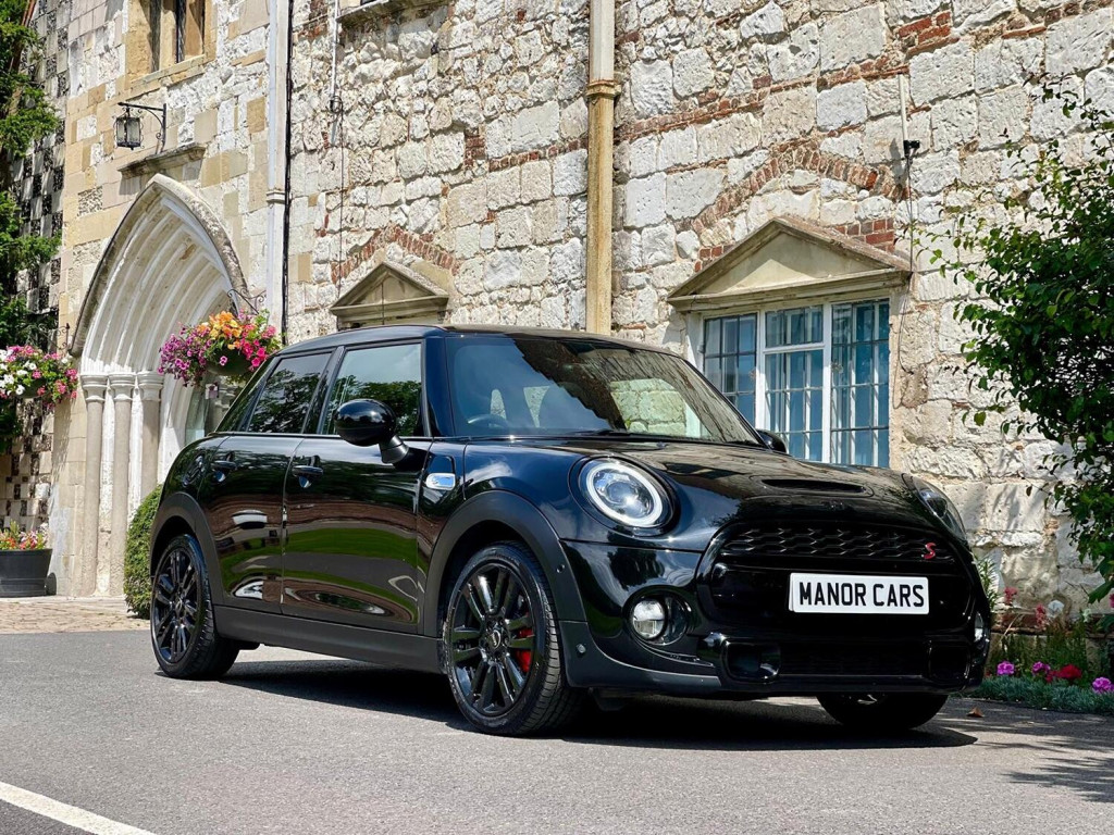 View MINI HATCH 2019 19 MINI COOPER S EXCLUSIVE 2.0 AUTO 5dr Hatchback Petrol  ** JCW STYLING PACK ** 
