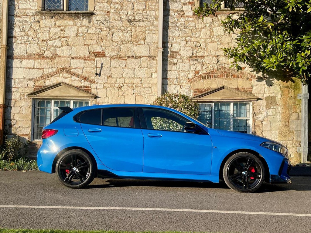 BMW 1 SERIES