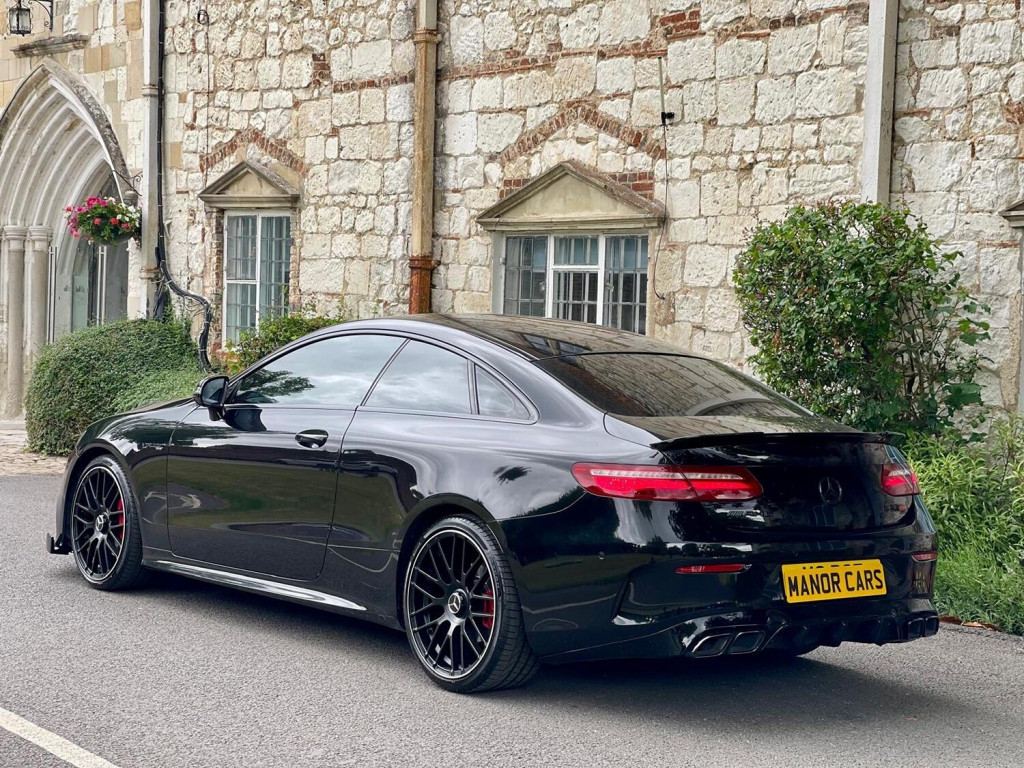 MERCEDES-BENZ E CLASS