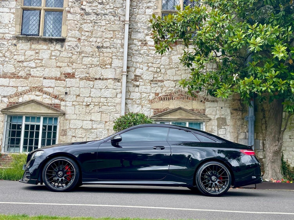 MERCEDES-BENZ E CLASS