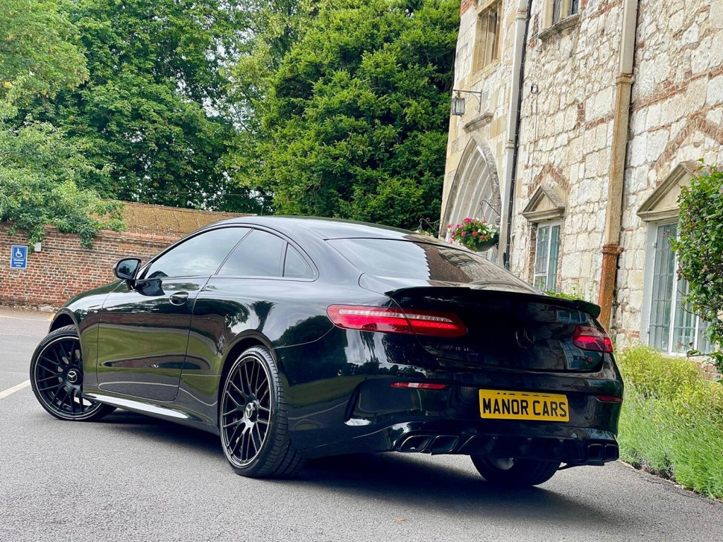 MERCEDES-BENZ E CLASS