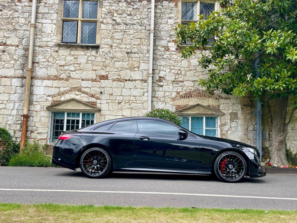 MERCEDES-BENZ E CLASS