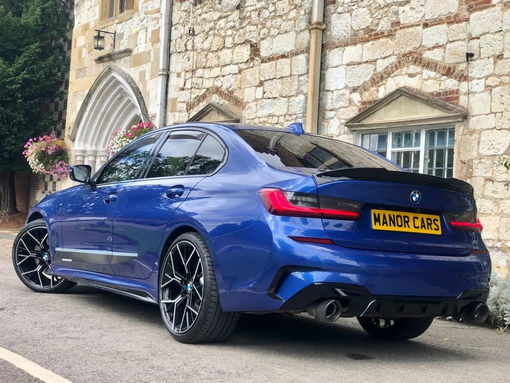 BMW 3 SERIES