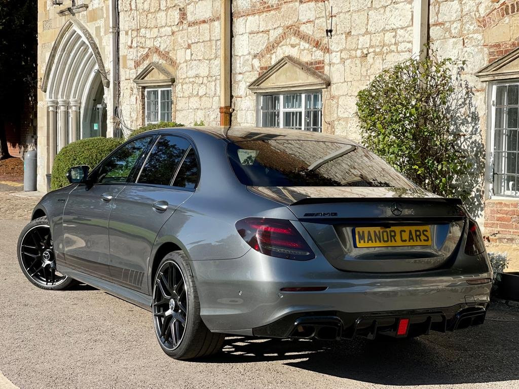 MERCEDES-BENZ E CLASS