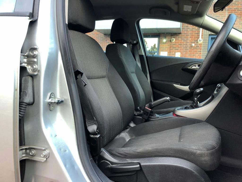 VAUXHALL ASTRA