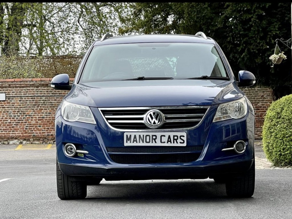 View VOLKSWAGEN TIGUAN 2011 60 VW TIGUAN MATCH 2.0 TDI DSG S-A AUTO 4 MOTION 140 BHP BLUE 5DR DIESEL SUV + * NOW SOLD *