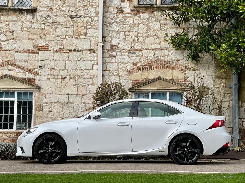 LEXUS IS