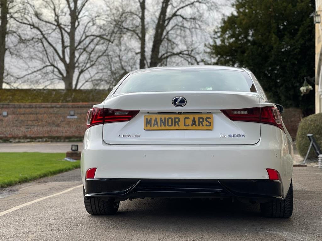 LEXUS IS