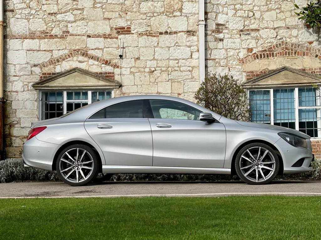 MERCEDES-BENZ CLA
