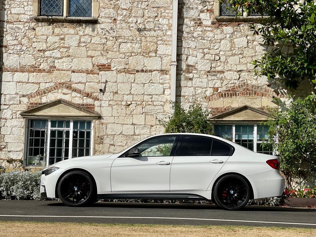 BMW 3 SERIES